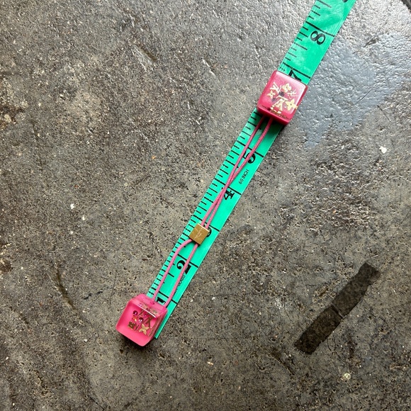 Louis Vuitton Monogram Pink Cube Hair Ties - Picture 4 of 8